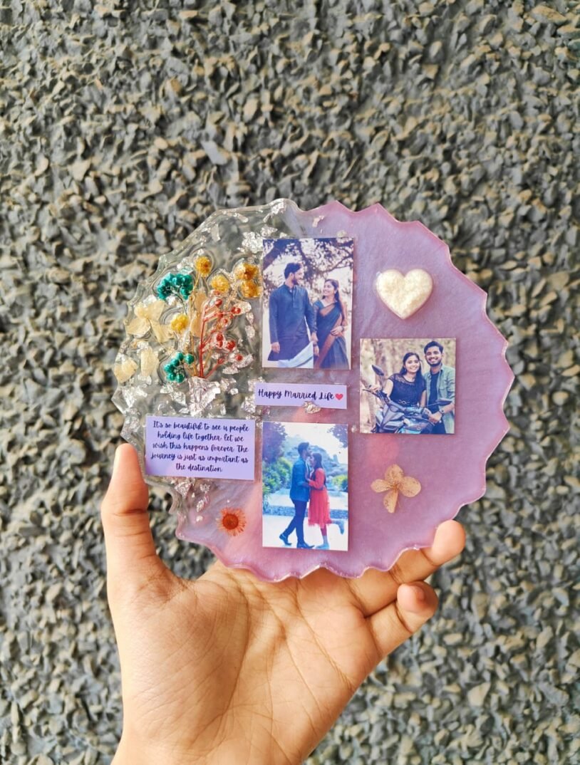 Wedding resin frame gift, resin gifts nagpur, resin gifts chennai